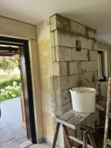 2Hier war nicht mehr viel übrig mit dem man was anfangen konnte, aber wir lieben Herausforderungen und sind zufrieden mit dem Ergebnis. Oberfläche  des Kamin gestaltet in Art Velluto.0250812_110036000_iOS