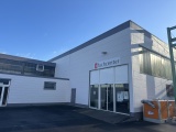 Firmenhallen ca. 800 qm brauchten  dringend eine neue Aufarbeitung  - Anstrich, inklusive  Farbtonänderung.
