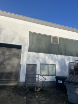 Firmenhallen ca. 800 qm brauchten  dringend eine neue Aufarbeitung  - Anstrich, inklusive  Farbtonänderung.