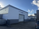 Firmenhallen ca. 800 qm brauchten  dringend eine neue Aufarbeitung  - Anstrich, inklusive  Farbtonänderung.