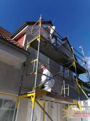 Einfamilienhaus bei Farbenreichem Wetter in meuem Glanz versetzt